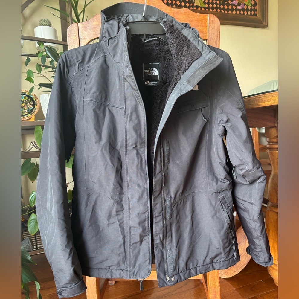 The North Face Black Ski & Snow Jacket with Plush Fleece Lining